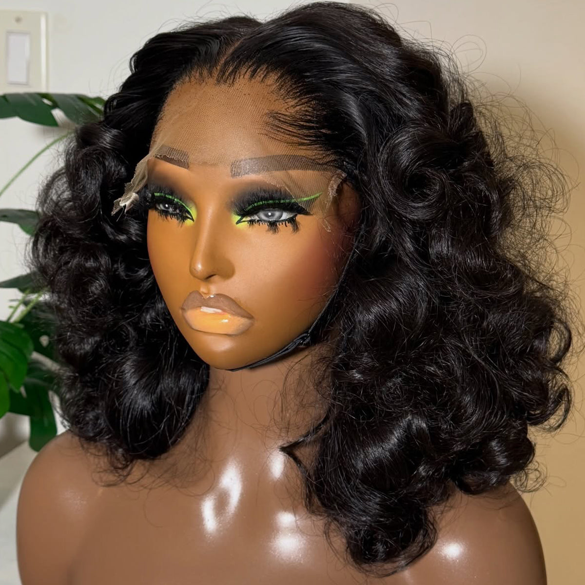 New Trend Lagos Hairline Sliky Bouncy Curly Wigs 100% Real HD Lace 400 High Density 13x6 HD Lace Frontal Wigs Pre Plucked Ready To Wear For Women